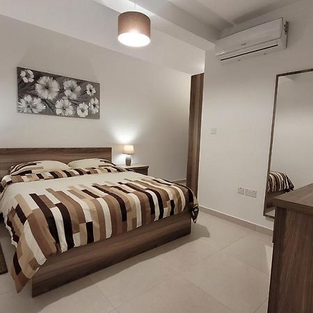 סיינט פול ביי Lovely Apartment With Side Sea View מראה חיצוני תמונה