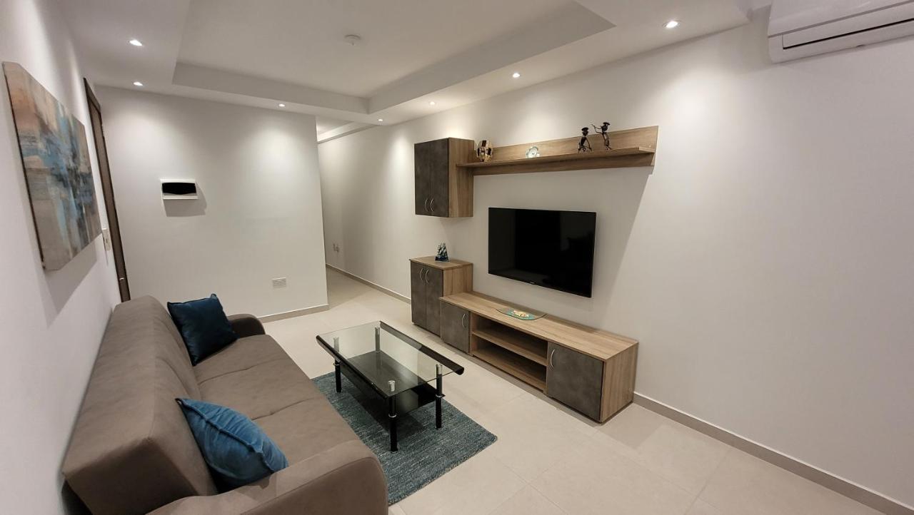 סיינט פול ביי Lovely Apartment With Side Sea View מראה חיצוני תמונה