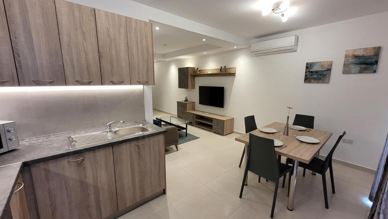 סיינט פול ביי Lovely Apartment With Side Sea View מראה חיצוני תמונה