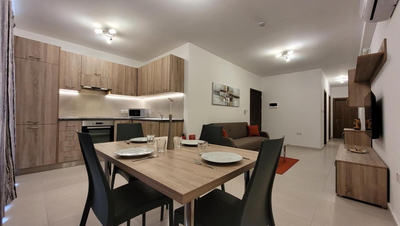 סיינט פול ביי Lovely Apartment With Side Sea View מראה חיצוני תמונה