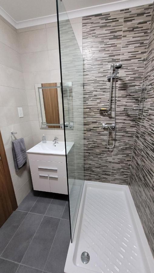 סיינט פול ביי Lovely Apartment With Side Sea View מראה חיצוני תמונה
